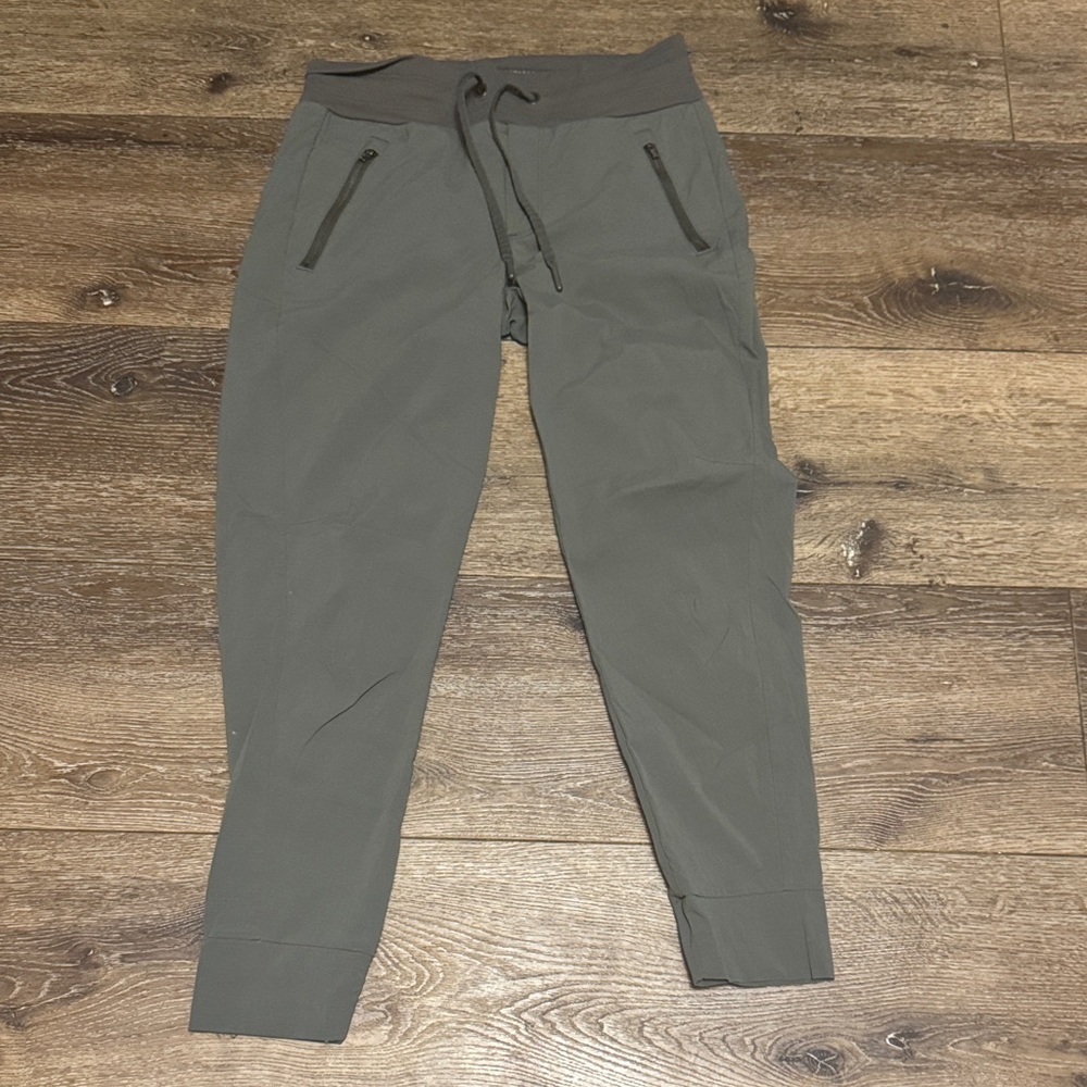 Athleta Trekkie north joggers 4‎